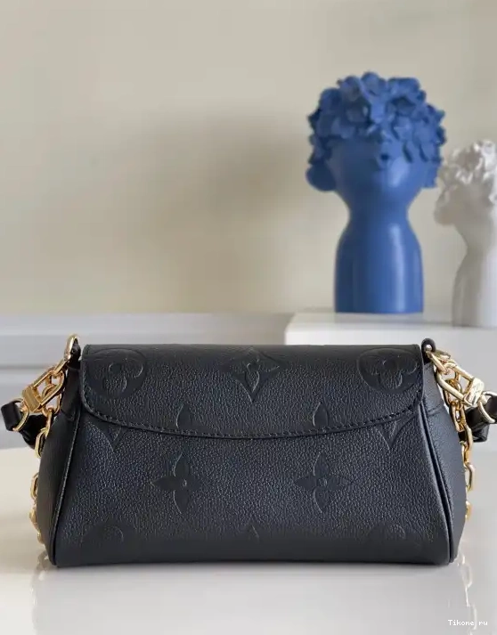 Affordable VUITTON FAVORITE LOUIS 0621